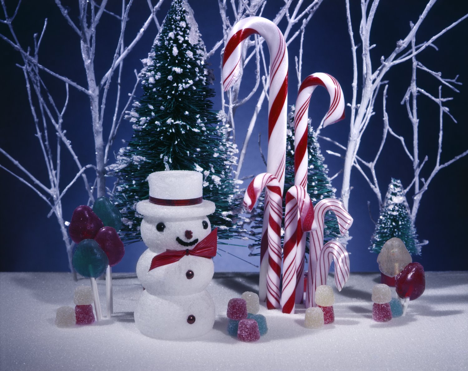 Decoracion con caramelos muñeco de nieve Navidad