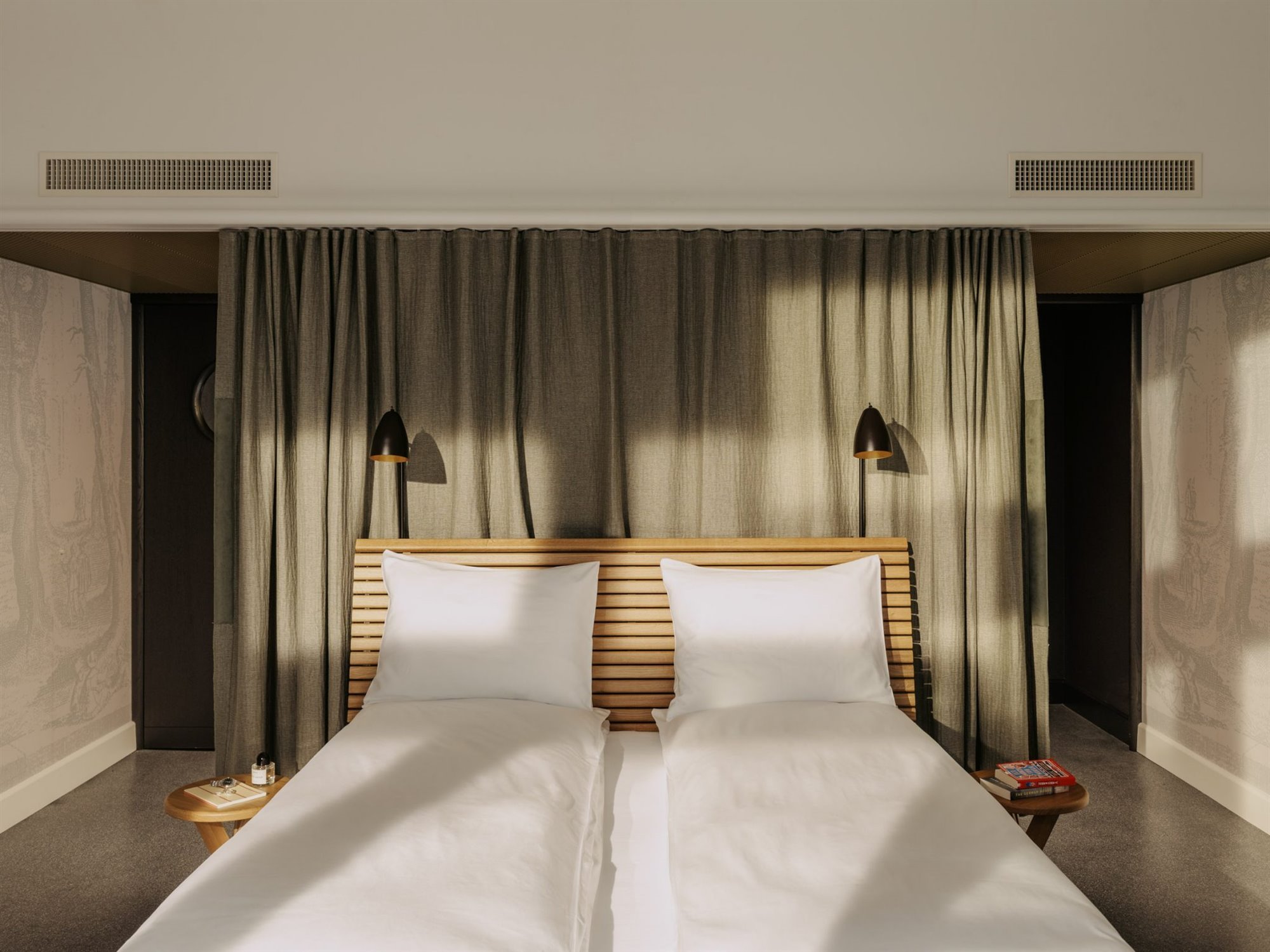 hotel en basel diseñado por Herzog & De Meuron dormitorio. Foto 4