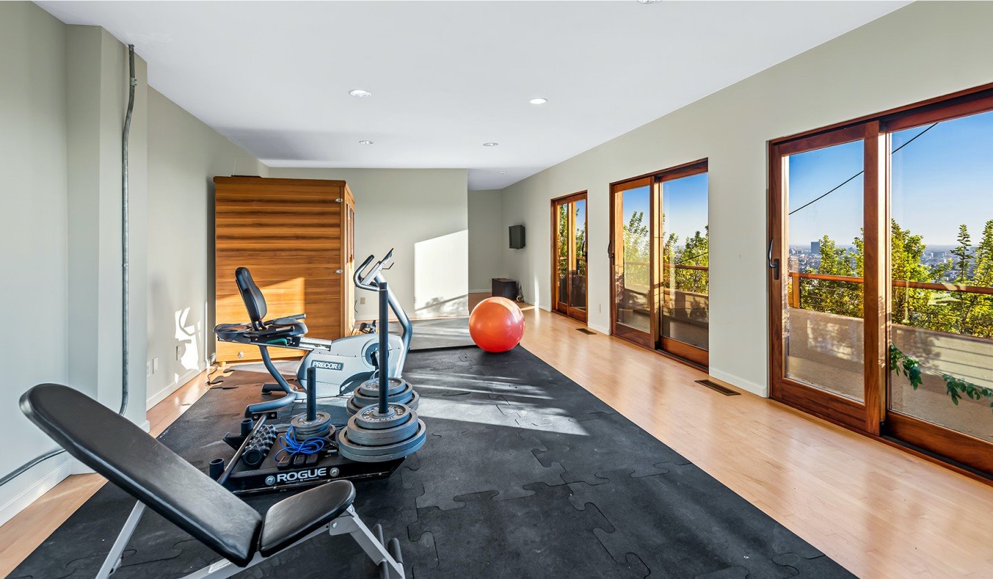 Gimnasio de la casa de zac efron en los feliz