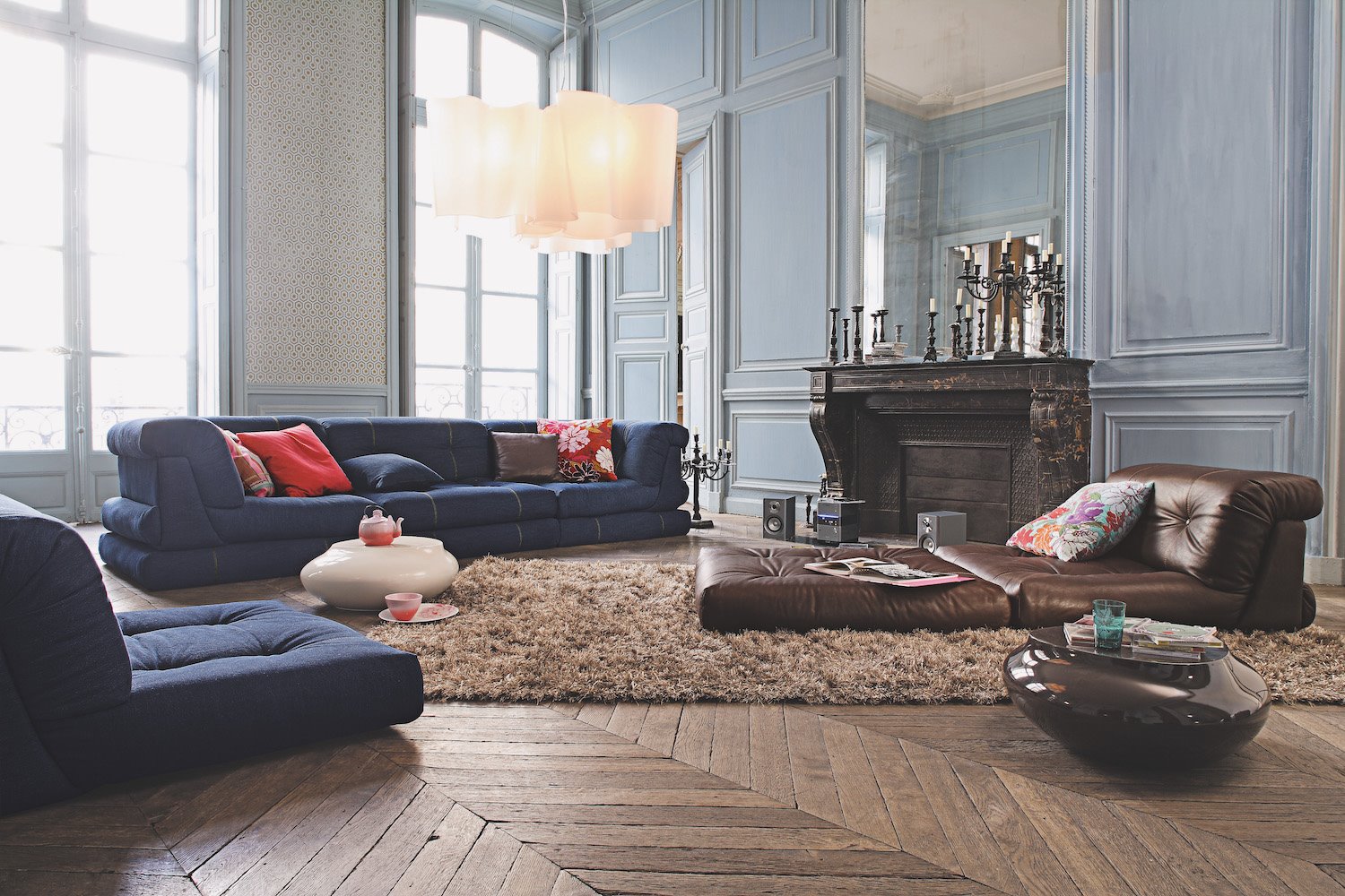 Salon con sofas de Roche Bobois