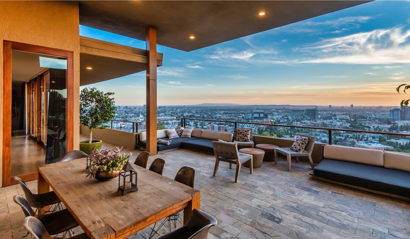 Terraza de la casa de zac efron en los feliz