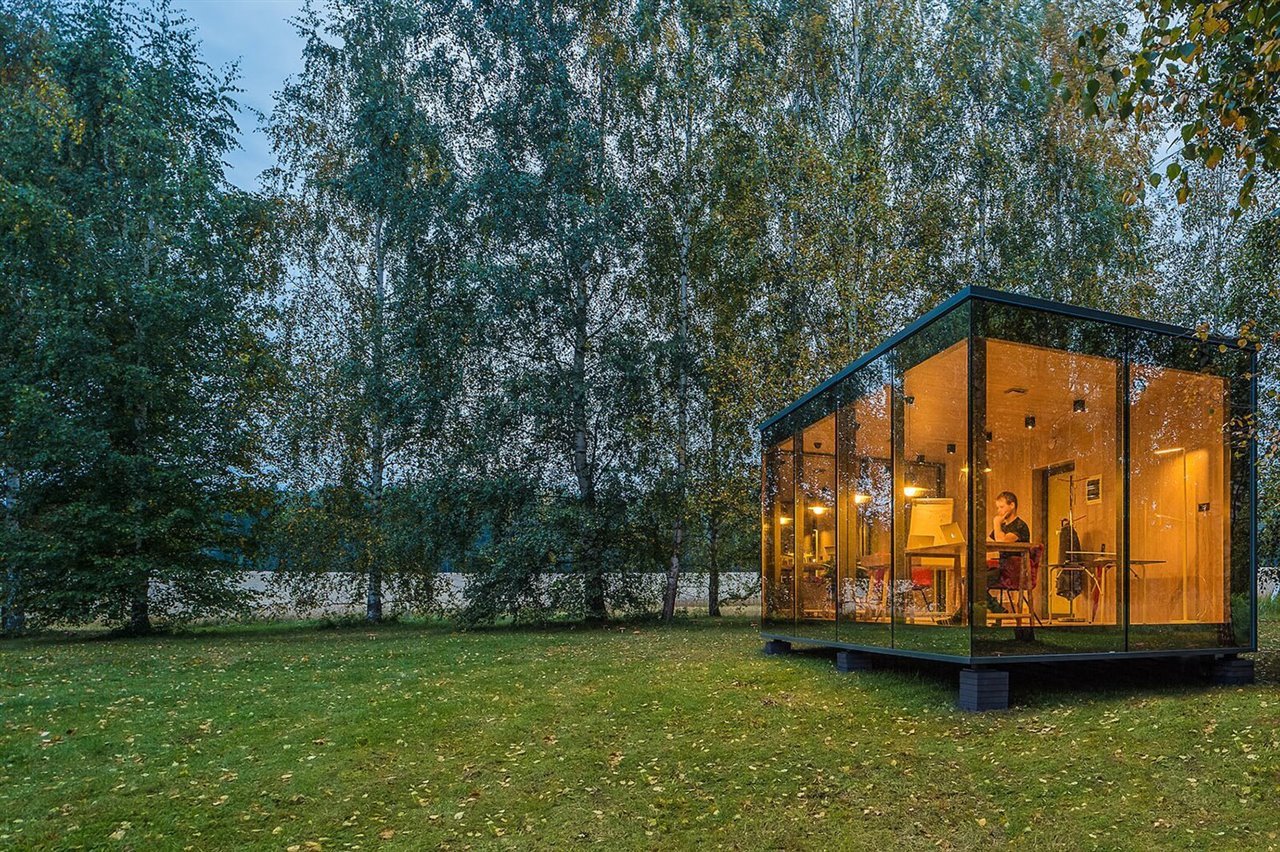 3.amazonood-home-office-esta-pensada-para-proporcionar-un-espacio-de-trabajo-anexo-a-la-casa-donde-poder-concentrarse db8b979a 1280x852