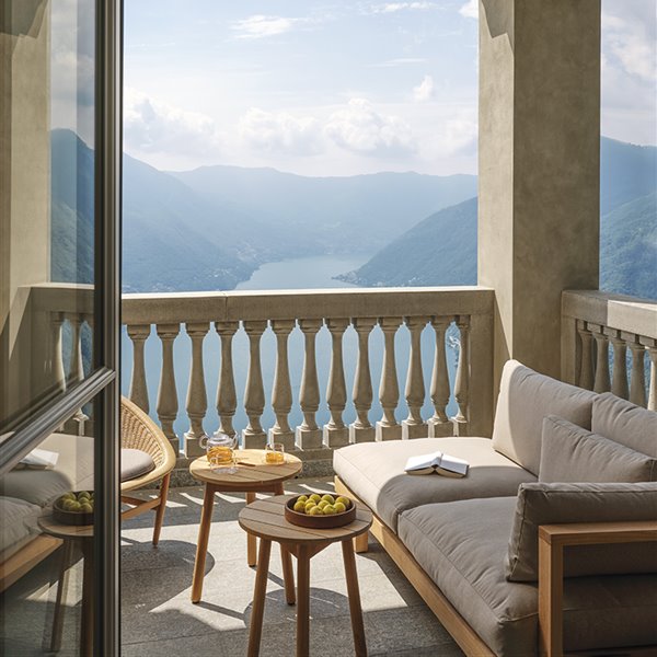 Un palacete moderno con vistas al lago di Como