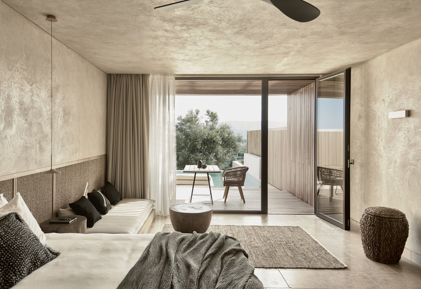 Habitacion con ventana del hotel Block 722 en Grecia