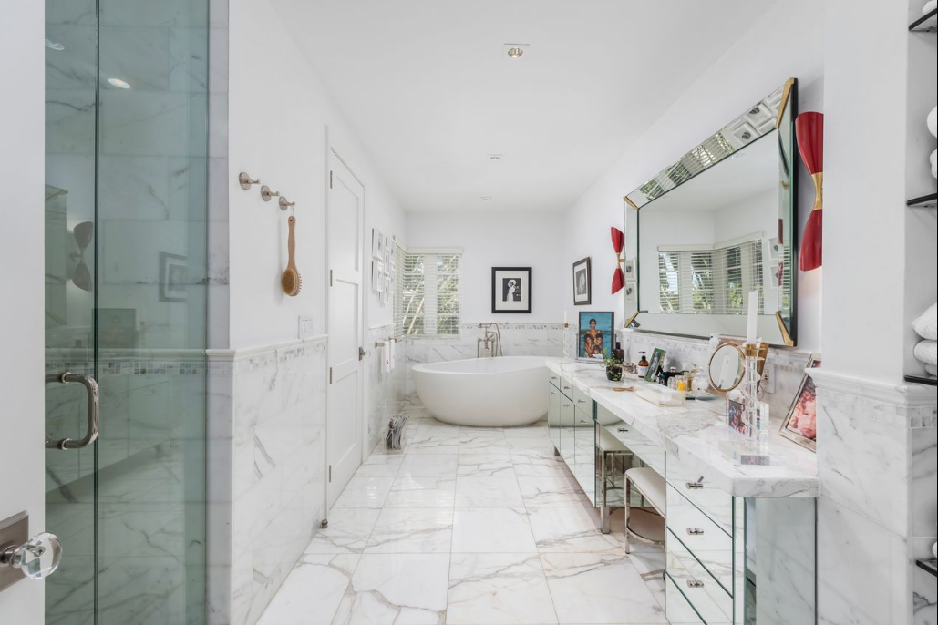 casa elizabeth taylor baño mármol
