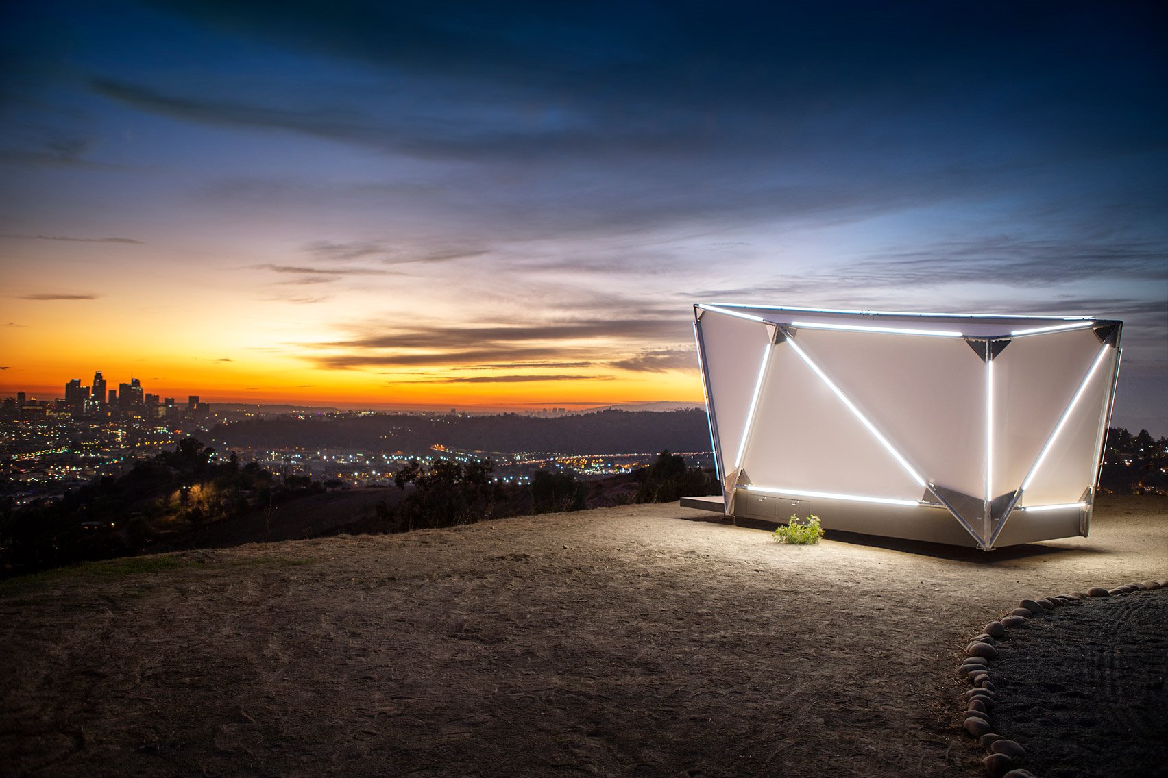 refugio transportable iluminado