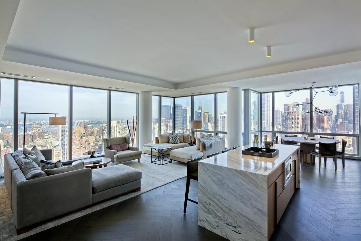 Cocina con salon del apartamento de Tom Brady y Gisele Bündchen en Nueva York