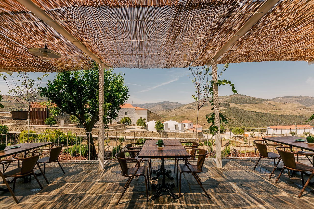 Hotel Ventozelo en el valle de Douro porche