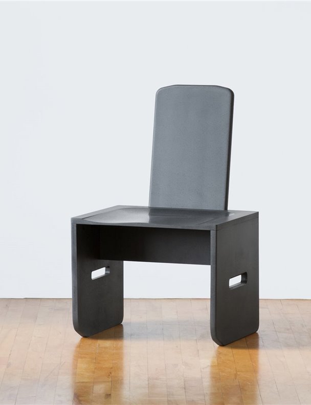 Esta silla está hecha con plástico de ordenadores desechados
