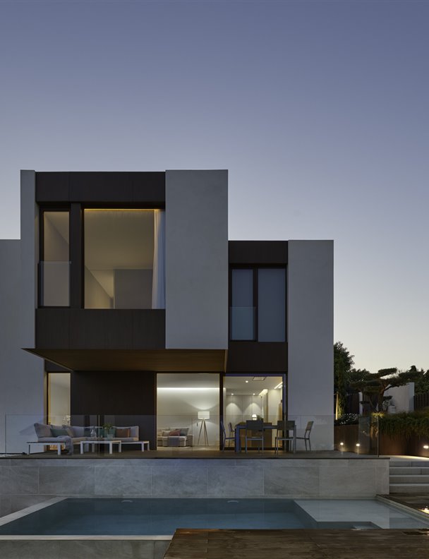 Una casa moderna y prefabricada de inspiración mediterránea 