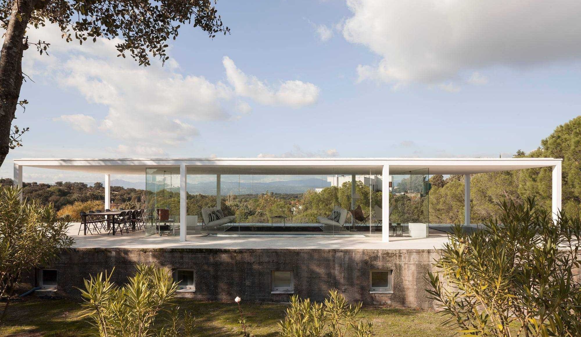 casa-de-blas-campo-baeza-exterior . Villa de Blas, de Alberto Campo Baeza
