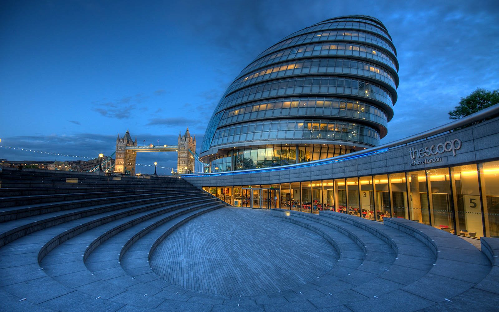 2002 London City Hall