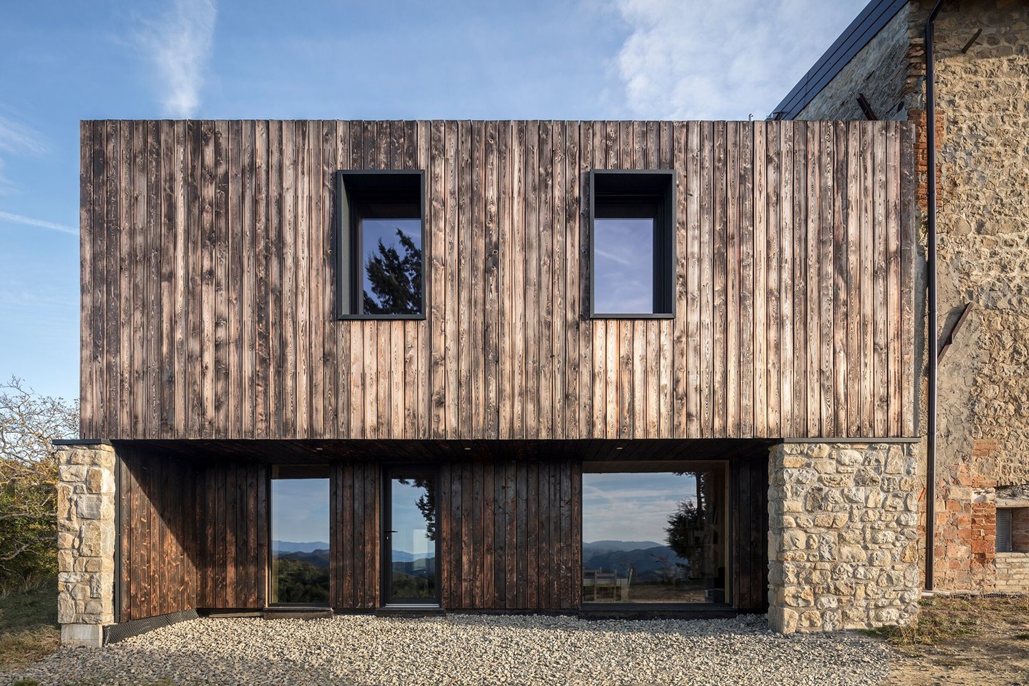 casa rural ca inua ciclostile architettura italia detalle fachada madera