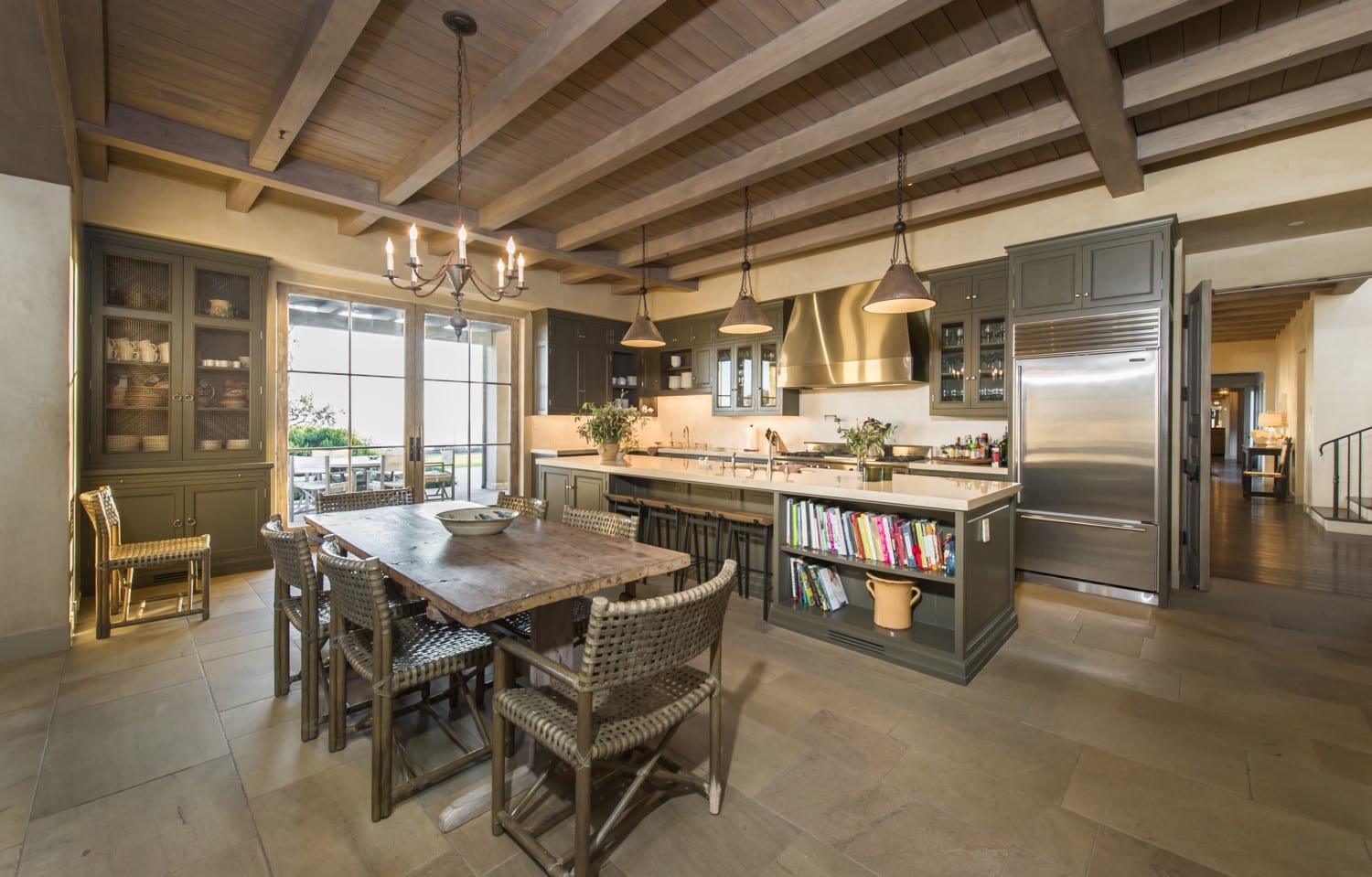 Cocina de la casa de lady gaga en malibu