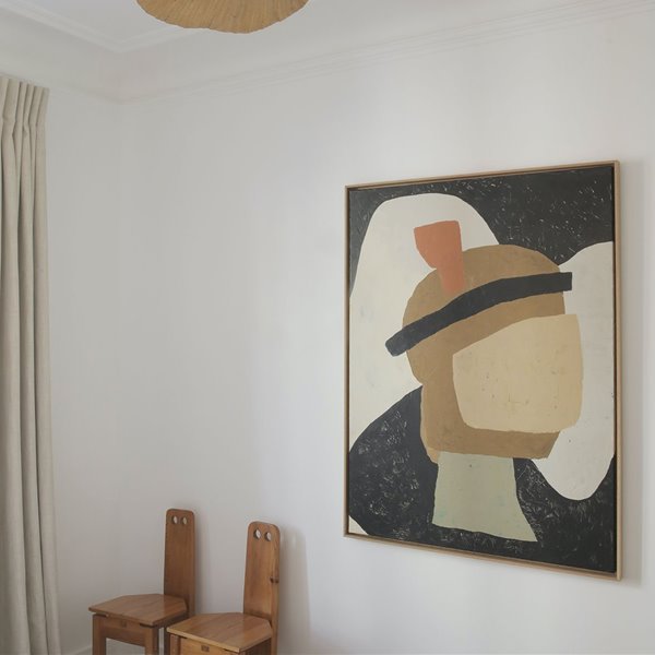 La artesanía es la protagonista de la reforma de este apartamento parisino en un edificio haussmanniano