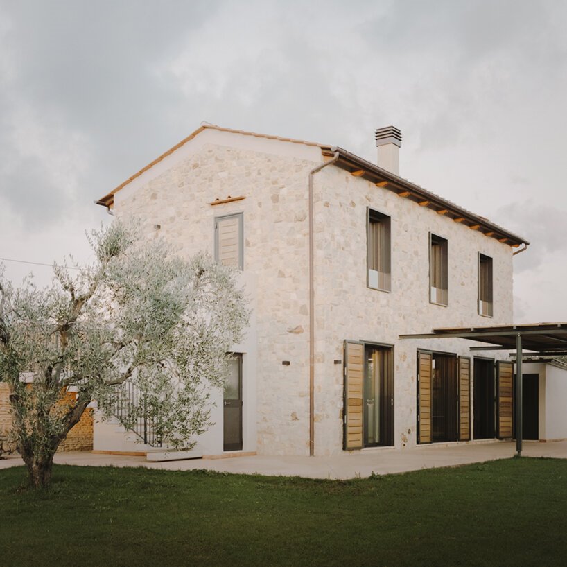 Casa de piedra en la toscana fachada