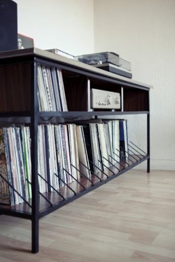 muebles modernos para guardar tu colección de discos de vinilo en casa