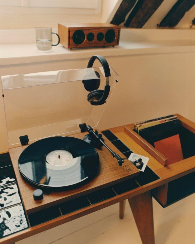 muebles modernos para guardar tu colección de discos de vinilo en casa