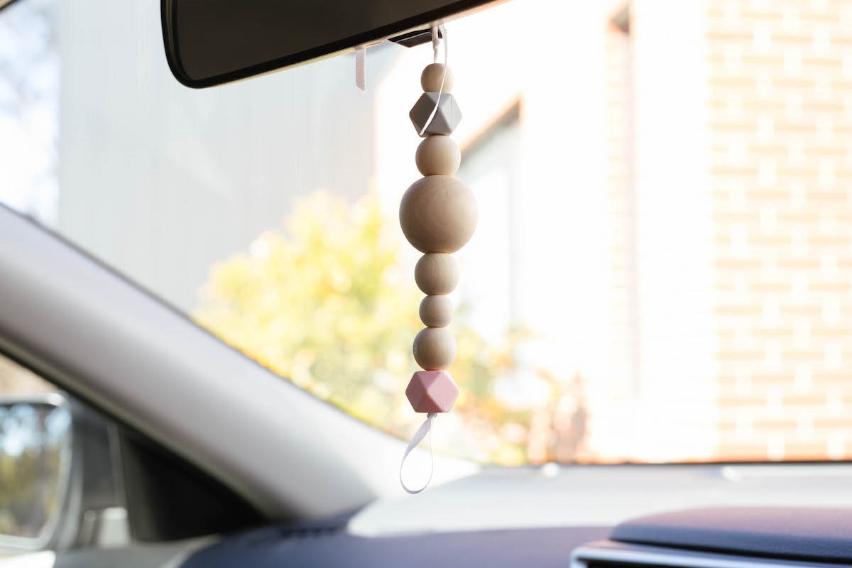 Ambientador para el coche de madera con aceites esenciales