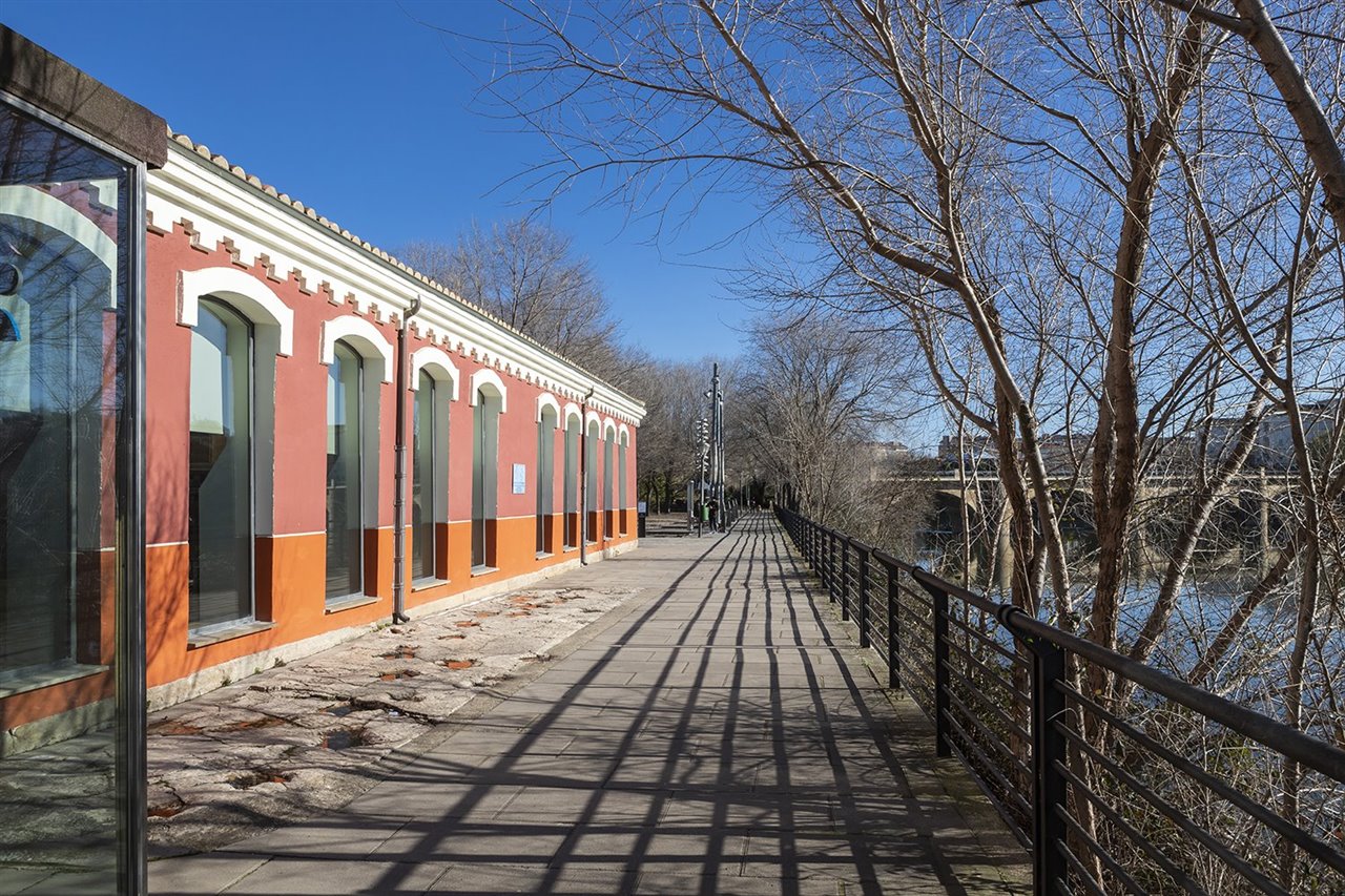 El paseo del Ebro acogerá una intervención efímera en la zona comprendida entre el puente de Hierro y el puente de Piedra de la orilla norte del río, donde se ubica la Casa de las Ciencias.