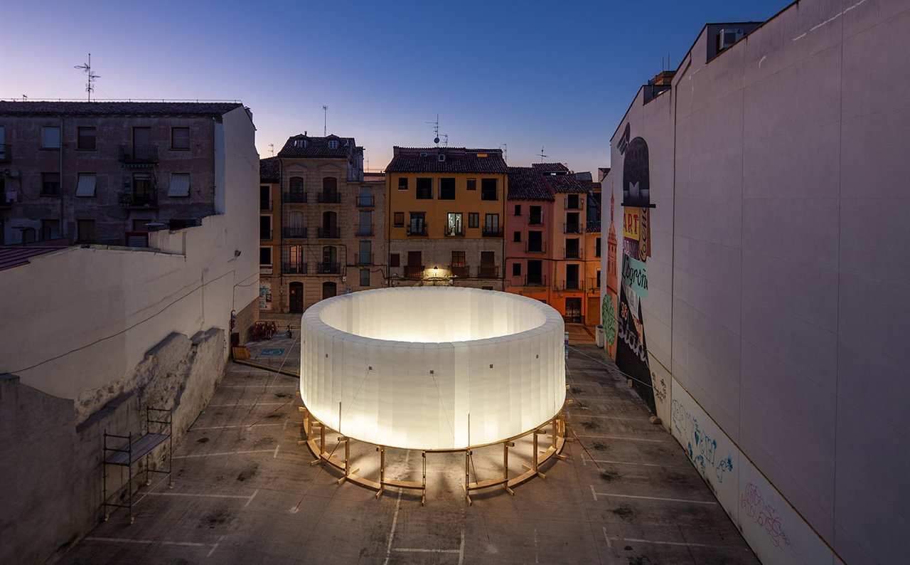 Instalación Circo Aéreo del estudio KOGAA en la edición 2020 del festival.