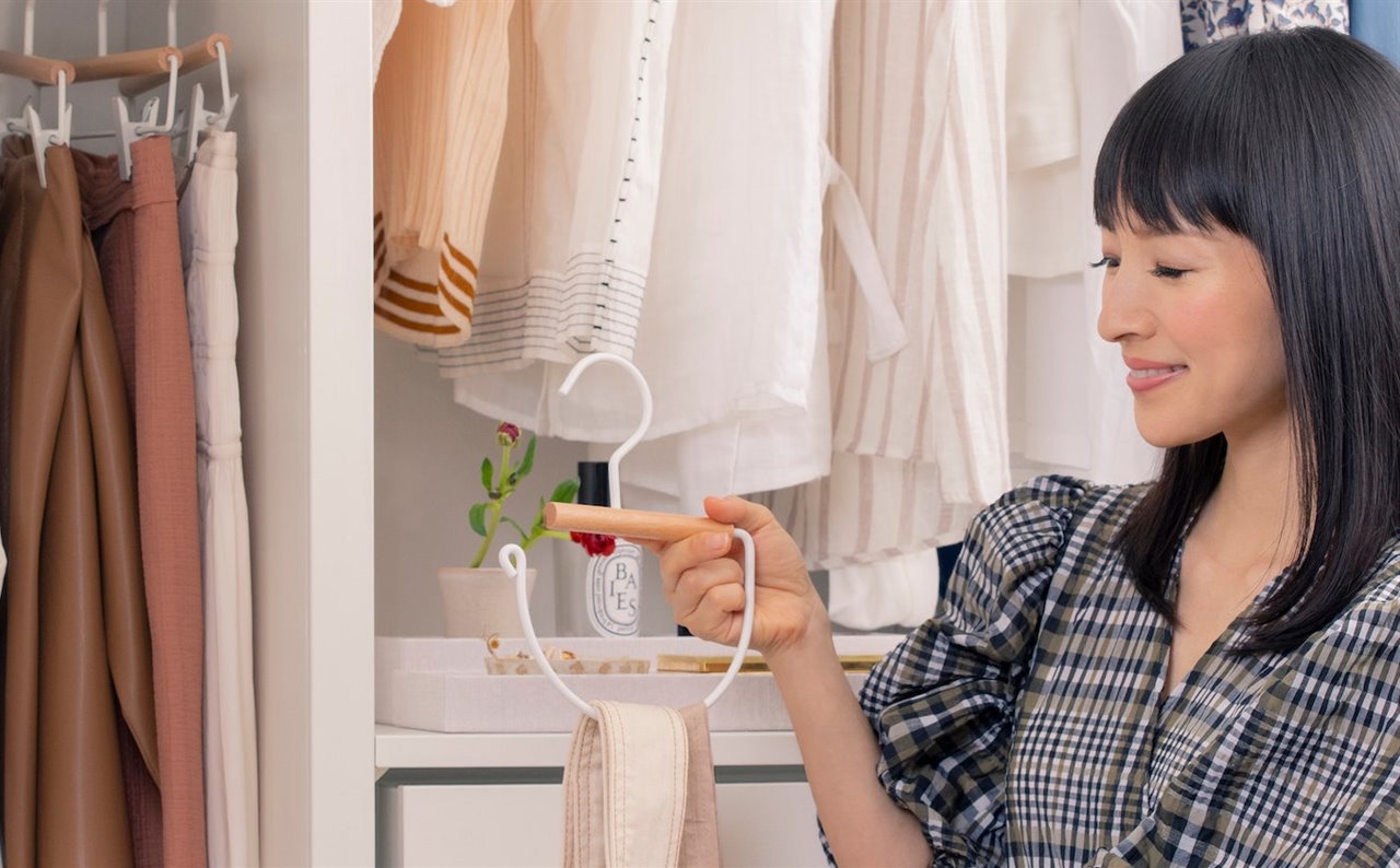 Todas las piezas de la colección están disponibles en The Container Store y están hechas con materiales naturales que respetan el medio ambiente. 