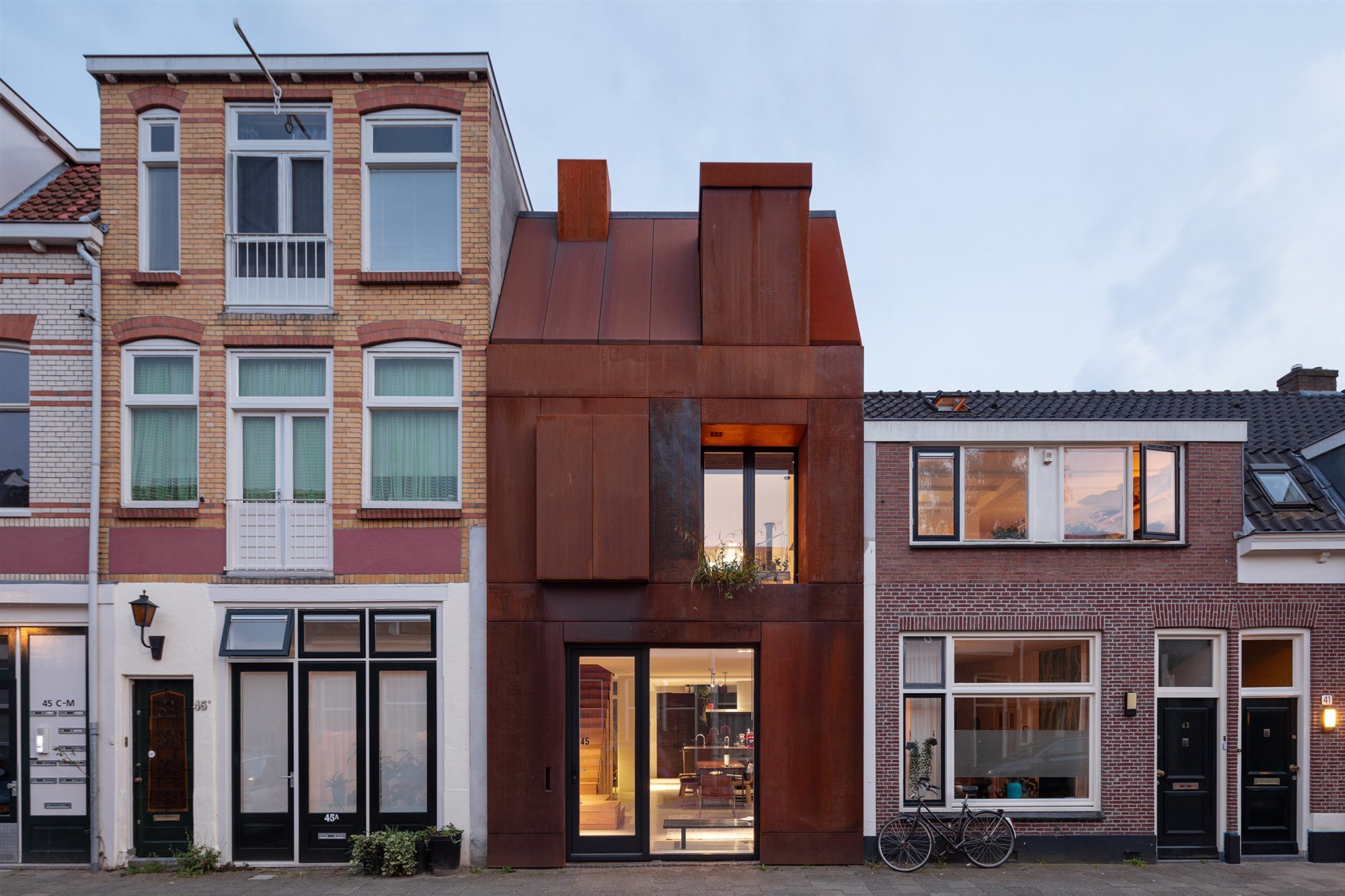 Casa con fachada de acero corten en Utrech fachada