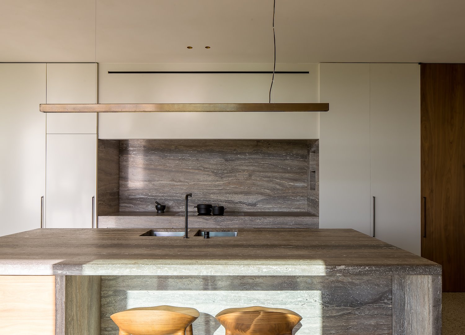 Cocina de piedra natural de una casa en Belgica