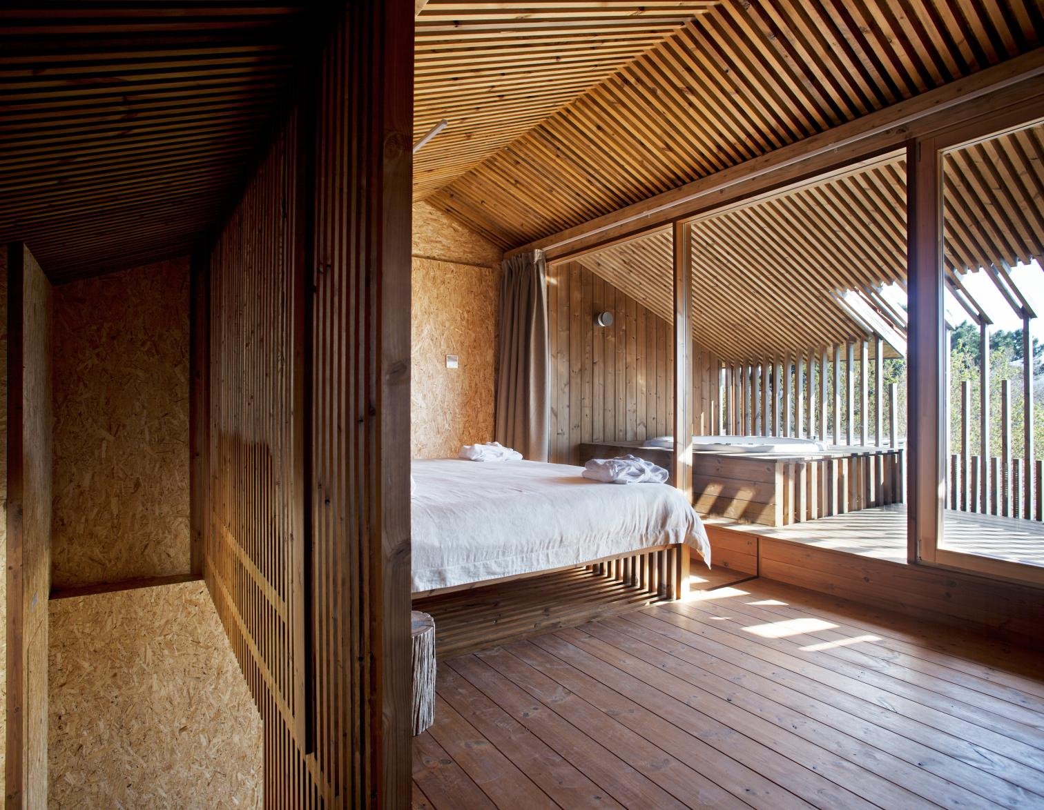 Casitas de madera en A coruña para turismo rural en un bosque dormitorio