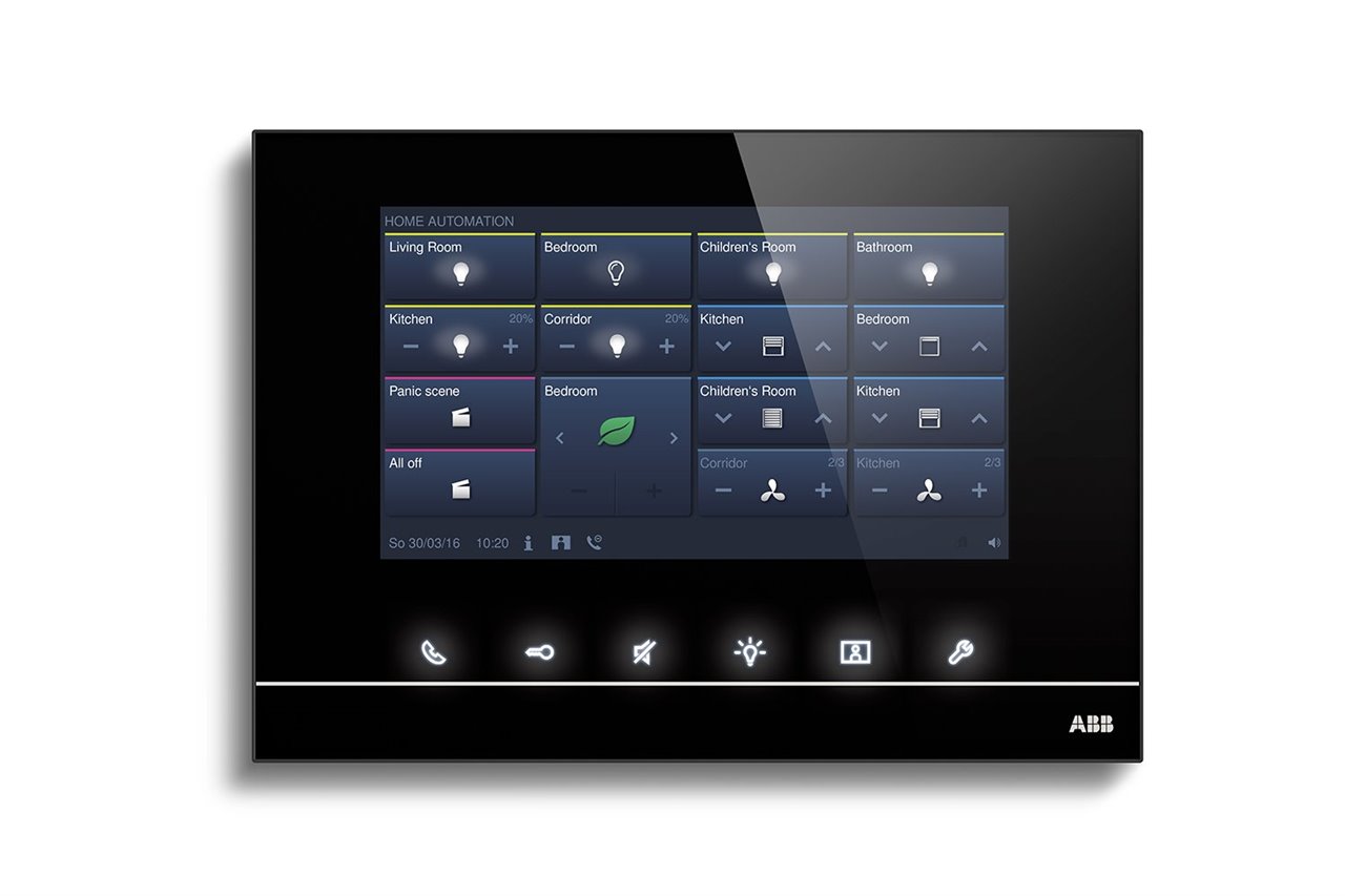 La flexibilidad de ABB-free@home® permite que pueda controlarse tanto desde un monitor central –en la imagen– como desde cualquier dispositivo móvil.