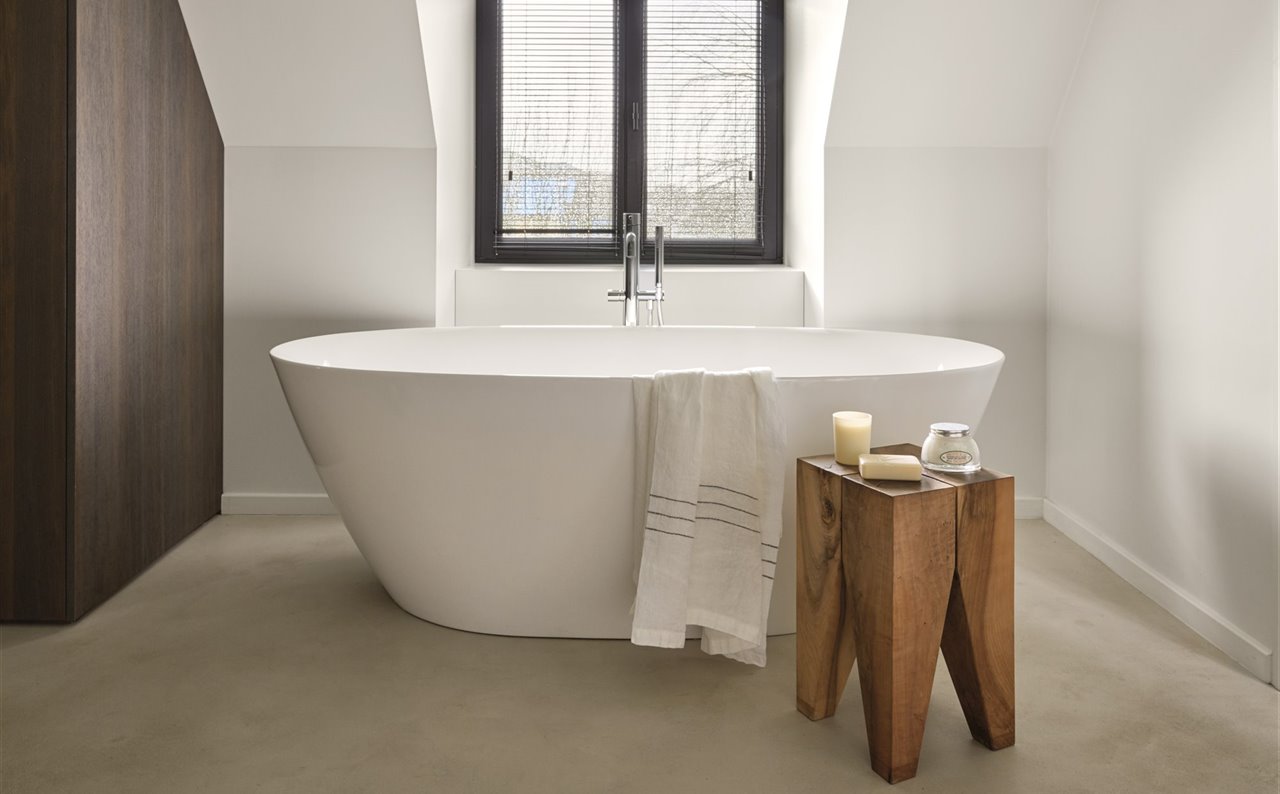 Nuestros hábitos de higiene tienen un papel determinante en la dimensión ecológica del espacio del baño.