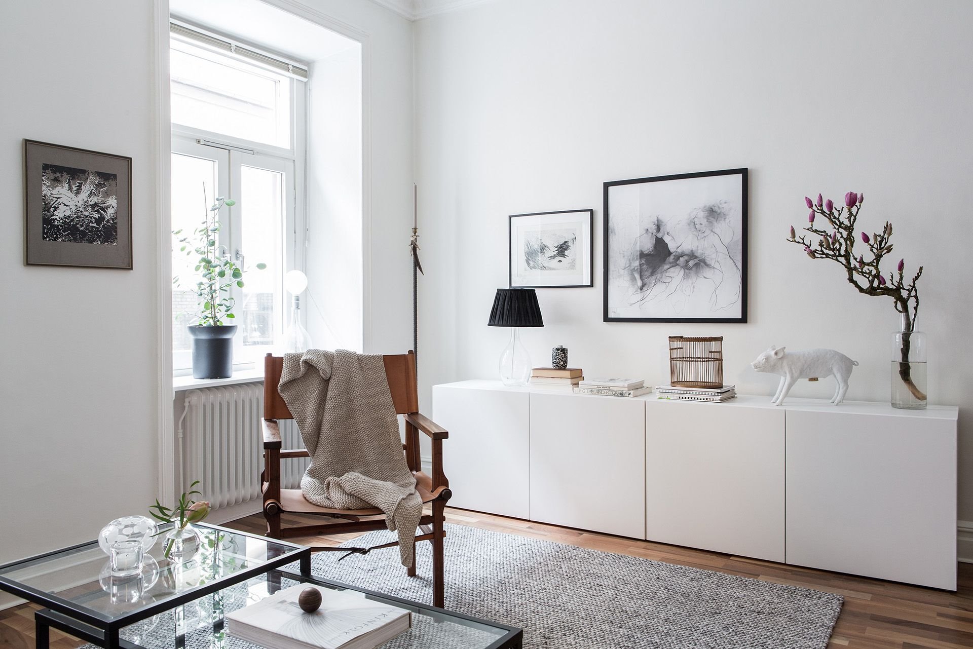 salon con mueble besta de Ikea