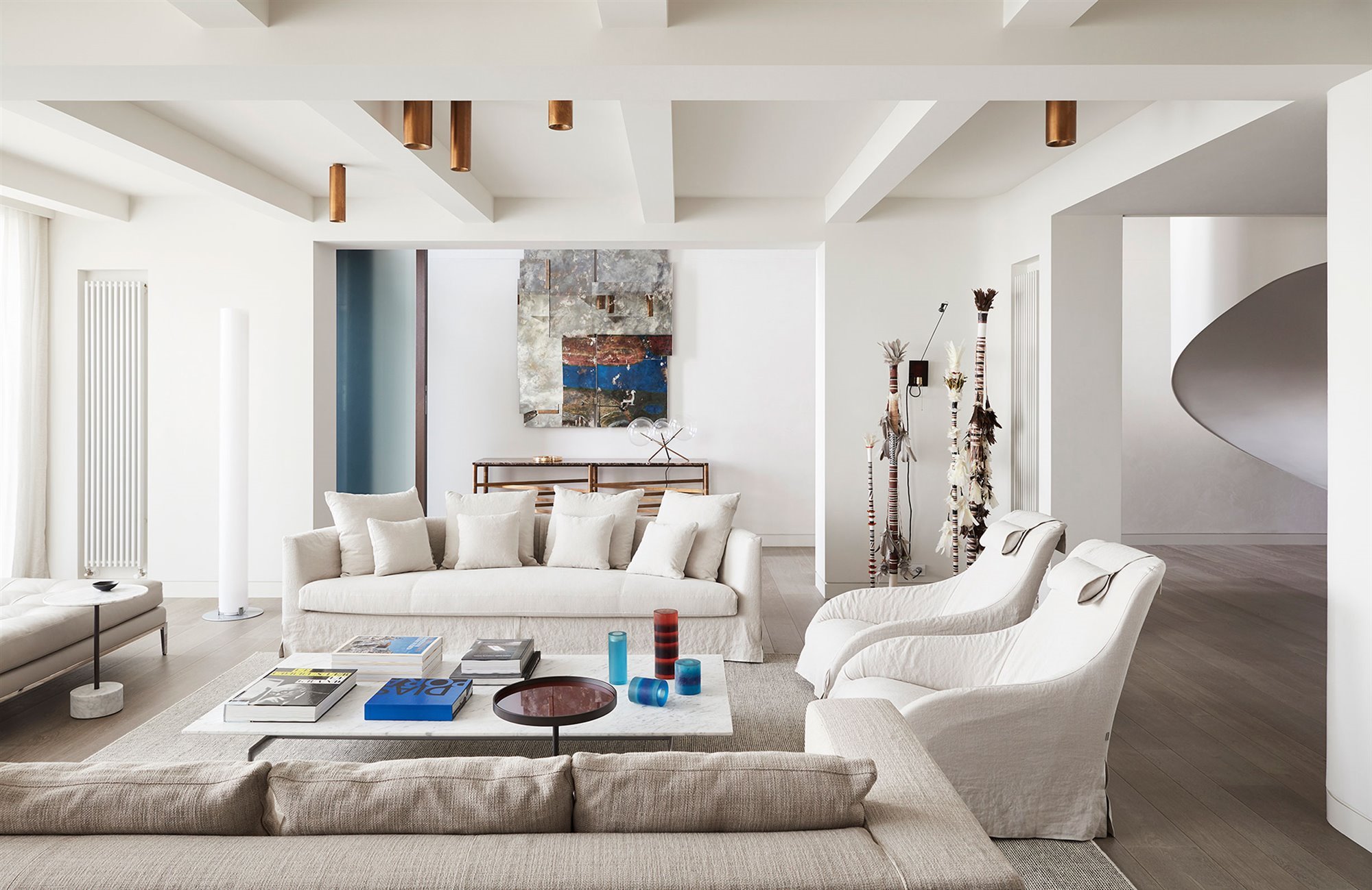 Casa en australia con escalera de caracol salon