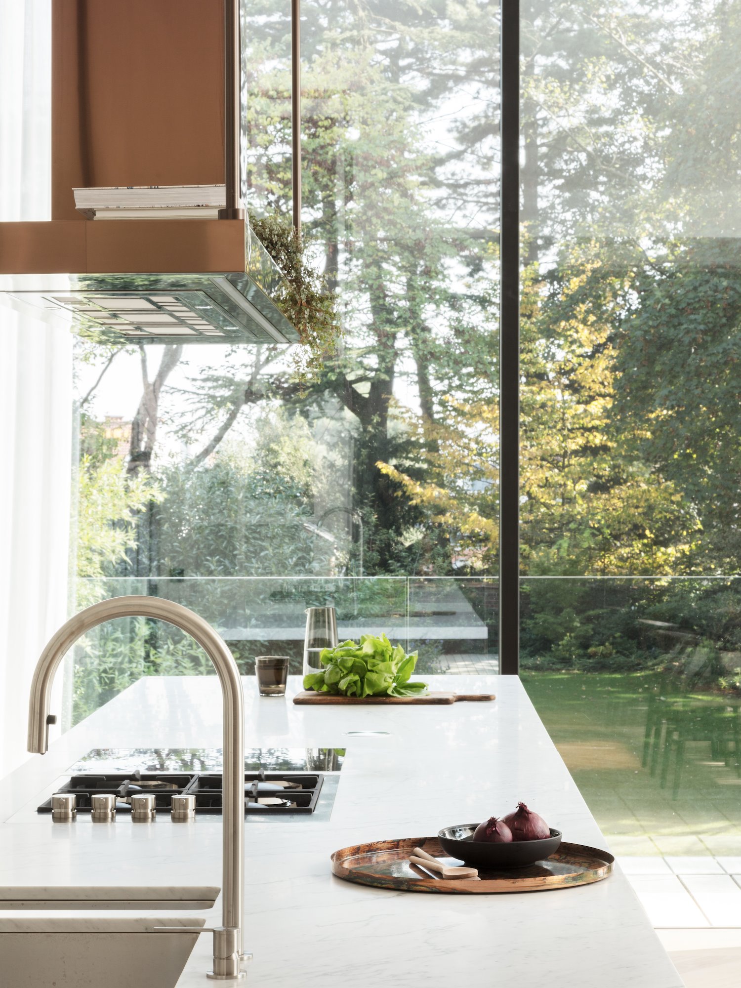 Casa en Bruselas con interiores modernos cocina