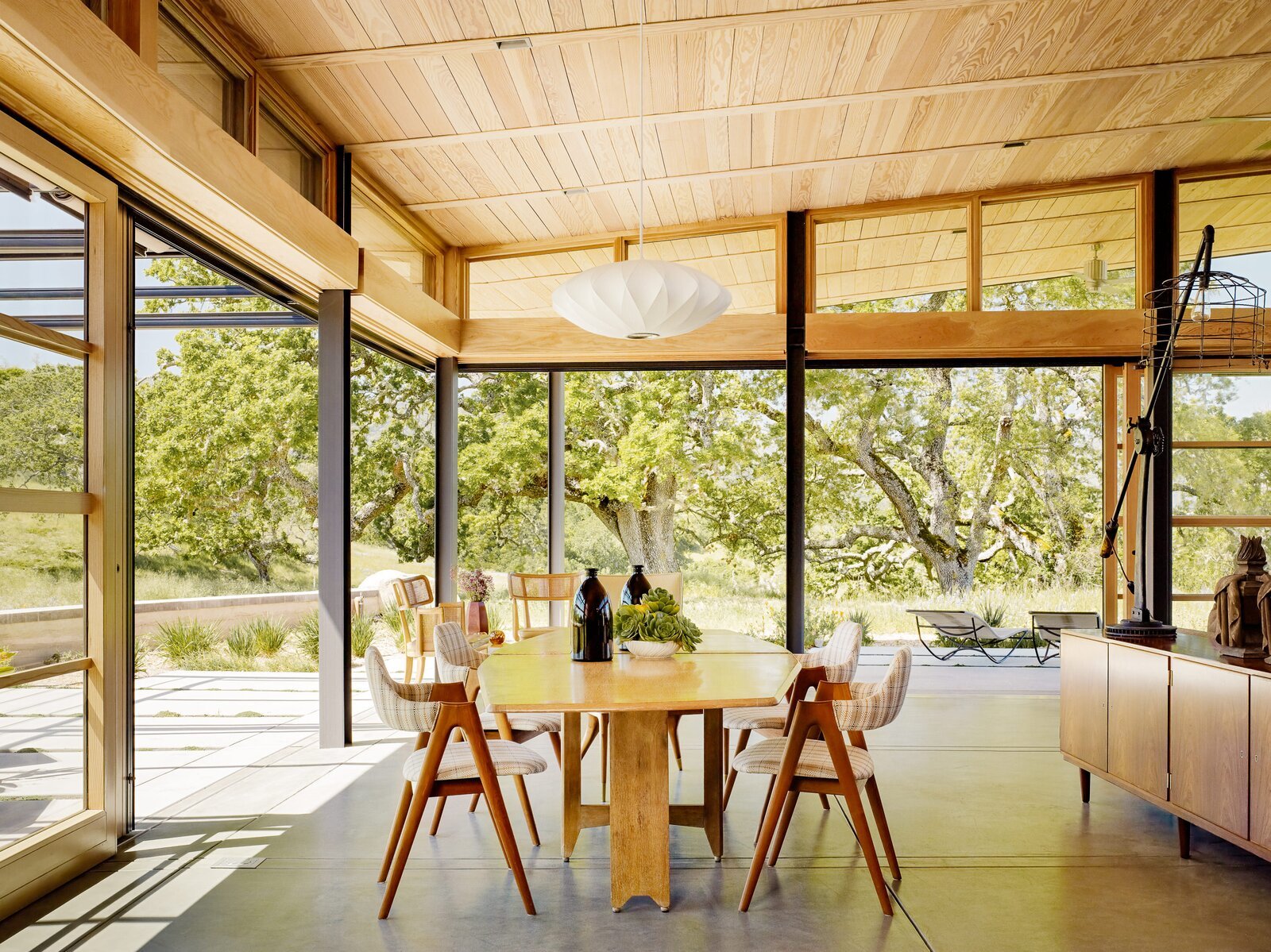 comedor casa caterpillar