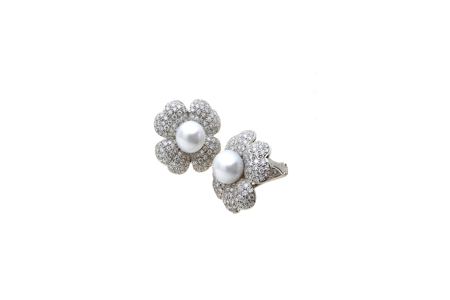 Pendientes con margaritas en color blanco