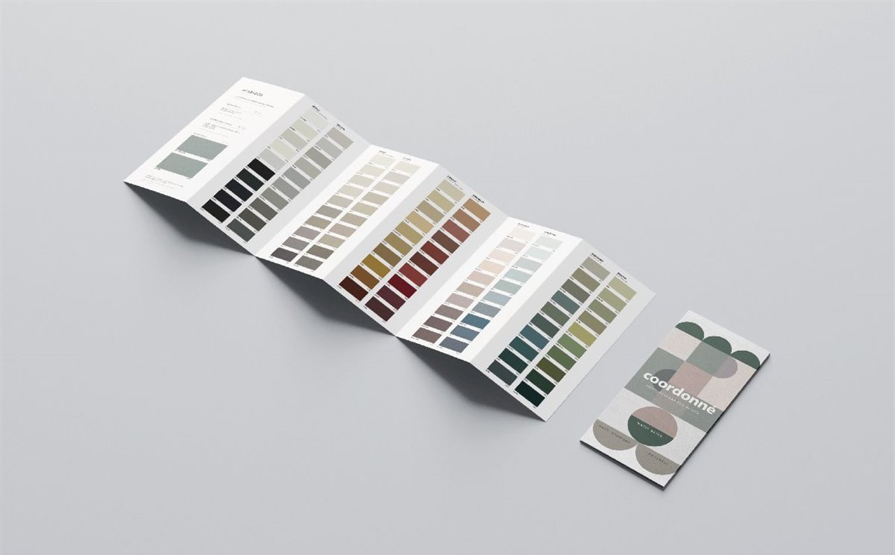 Puedes escoger entre cien colores diferentes para dar luz a los espacios más aburridos de tu casa. 
