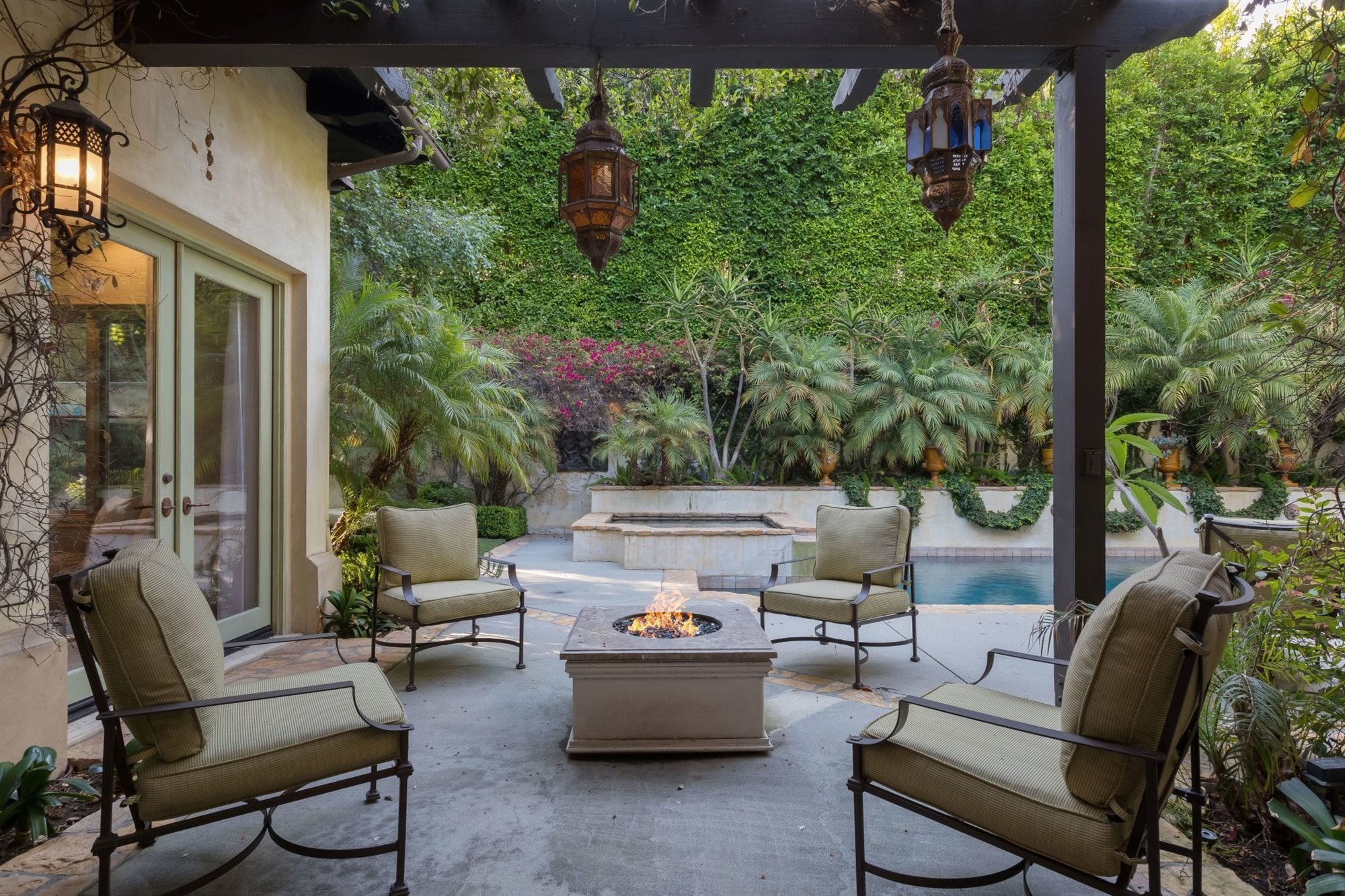 Casa de Britney Spears en Los Angeles porche