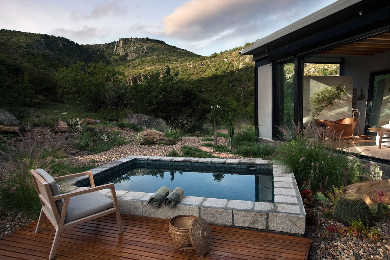 Casa con fachada de espejo en Mexico psicina