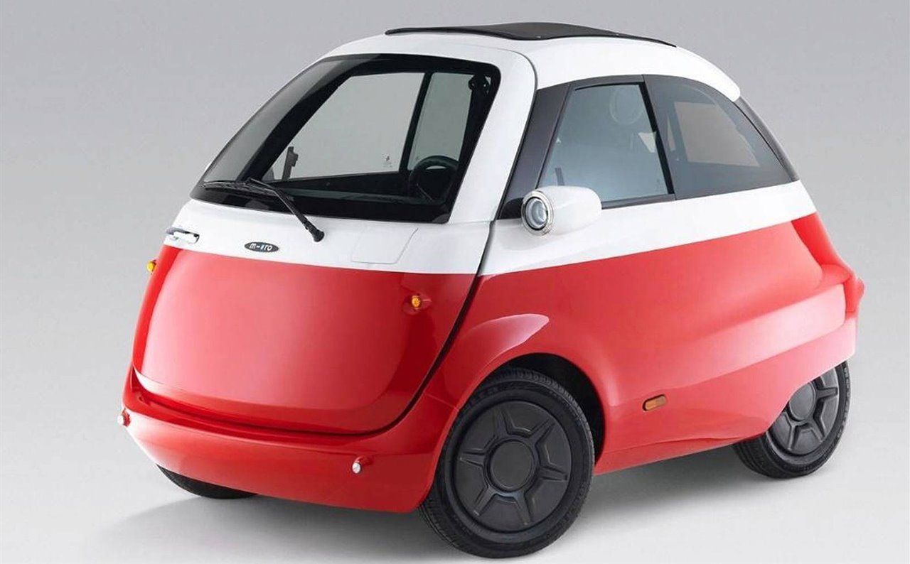 Con unas dimensiones de 243 cm de largo por 150 de ancho y 145 de alto, el Microlino ocupa solo un tercio de espacio que un coche normal.