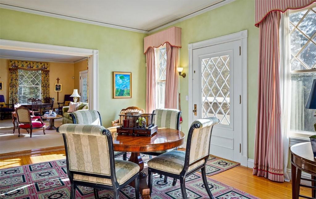 salón casa john travolta.realtor