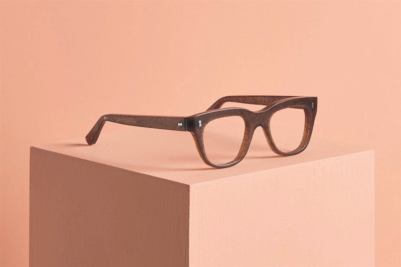 Montura de gafas de la marca británica Cubitts realizada con plástico reciclado y bioplástico procedente de residuos orgánicos.