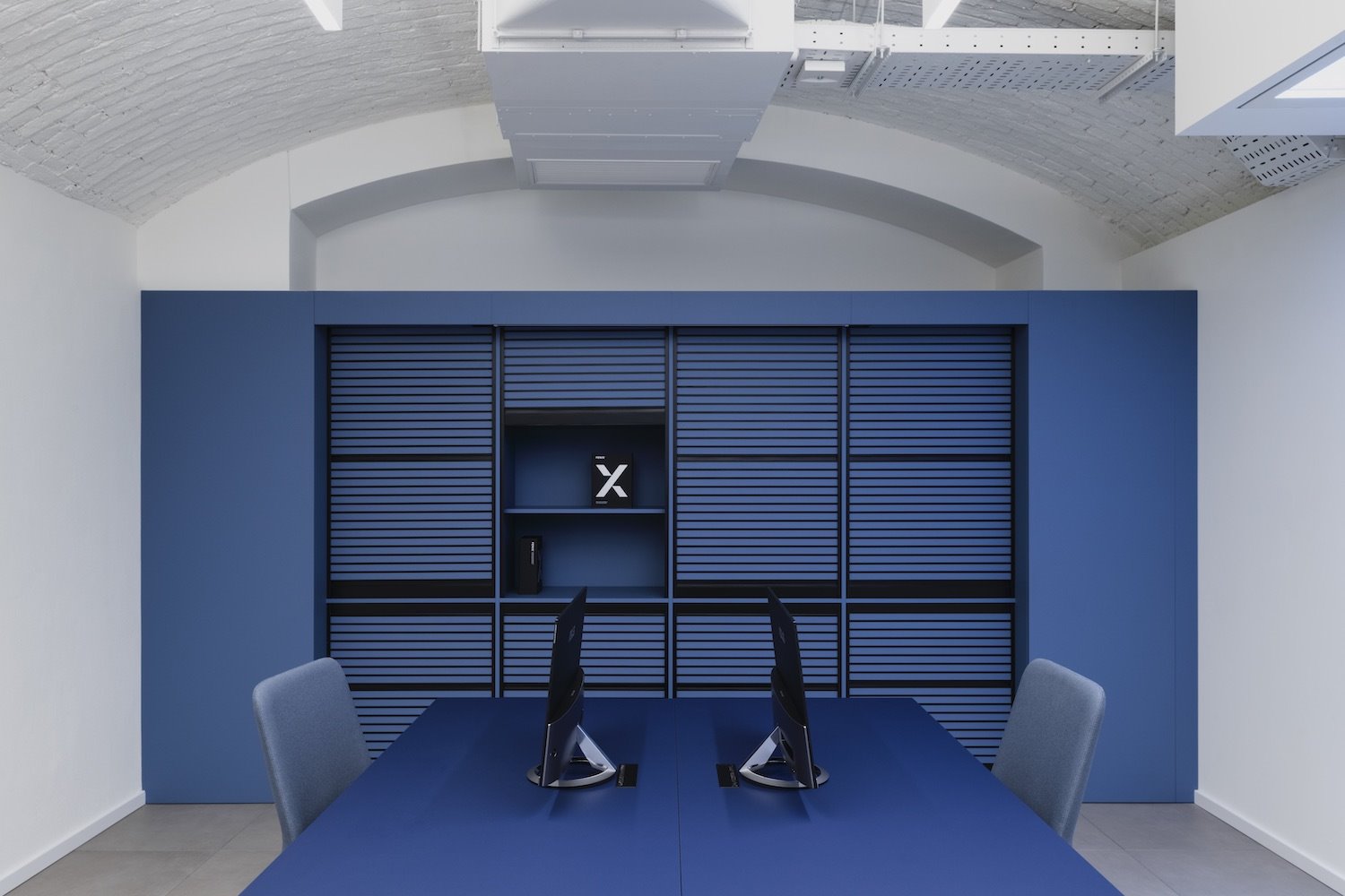 showroom fenix 17