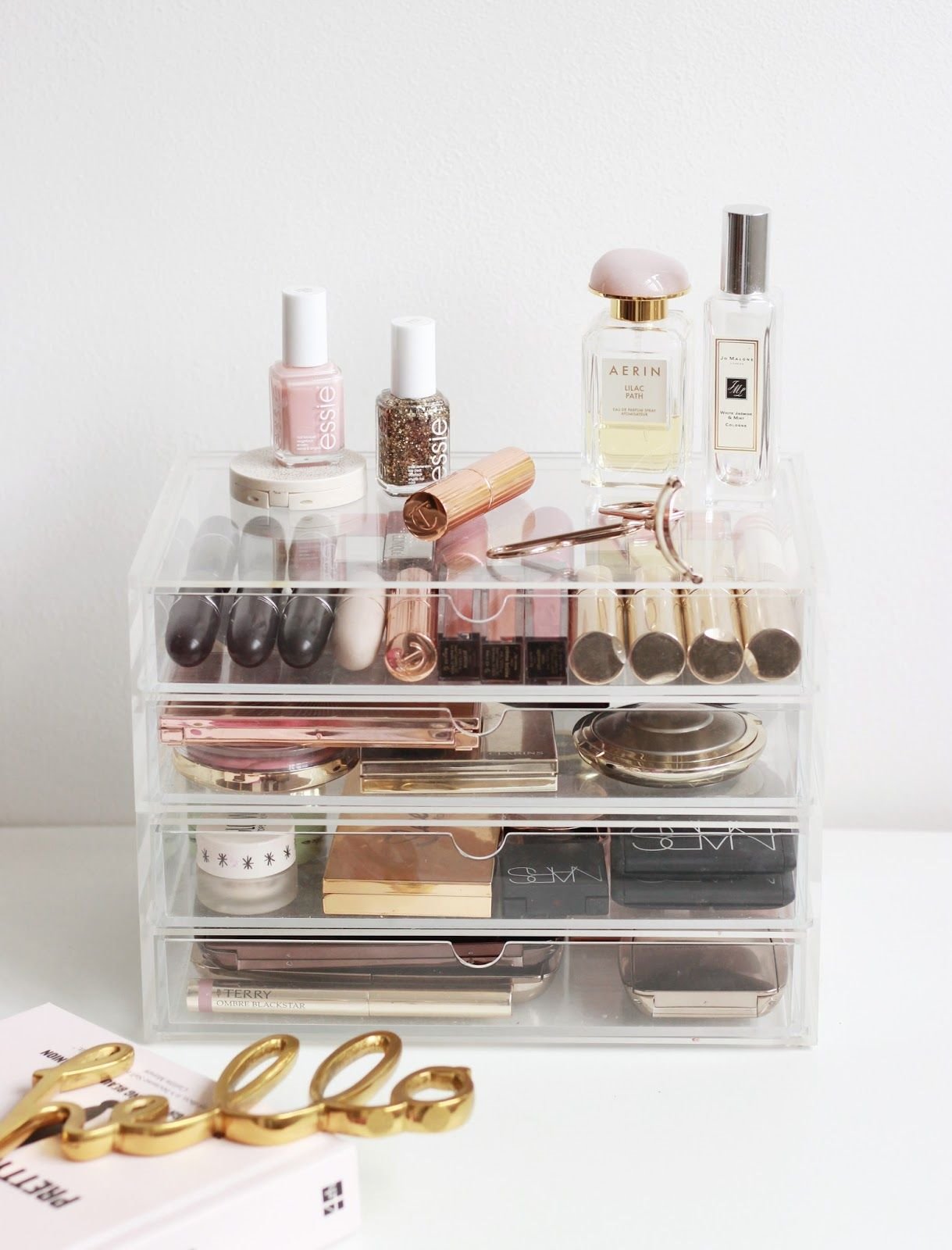 Organizador de limpieza de muji. Todo claro
