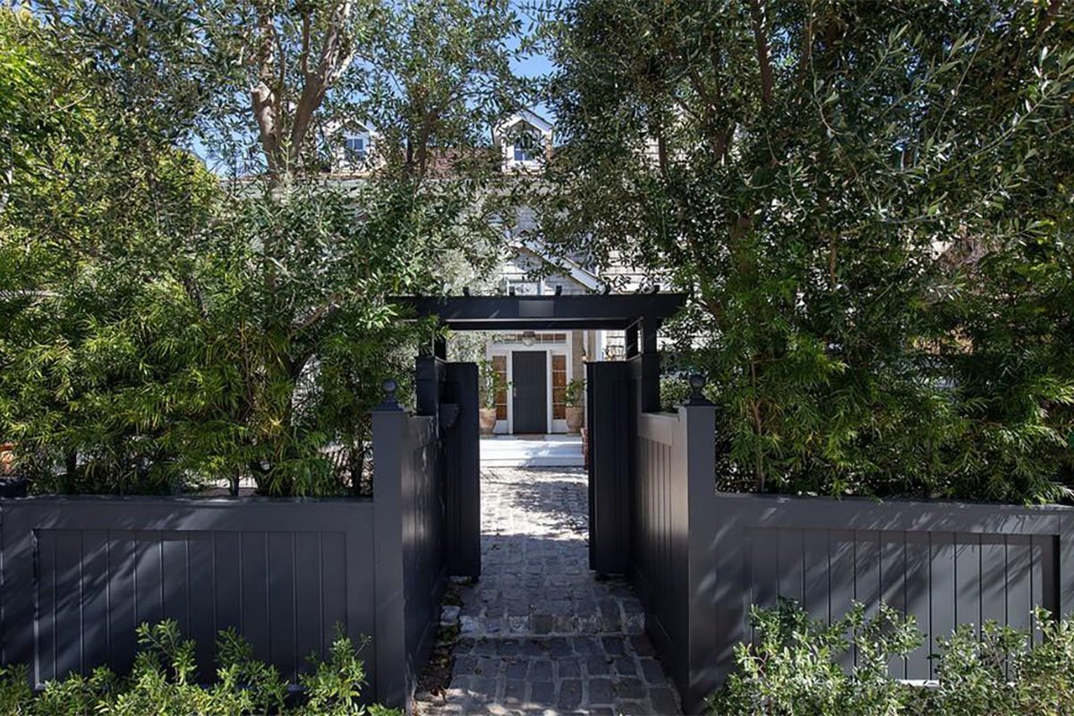 Casa del actor Simon Baker protagonista de la serie El Mentalista entrada