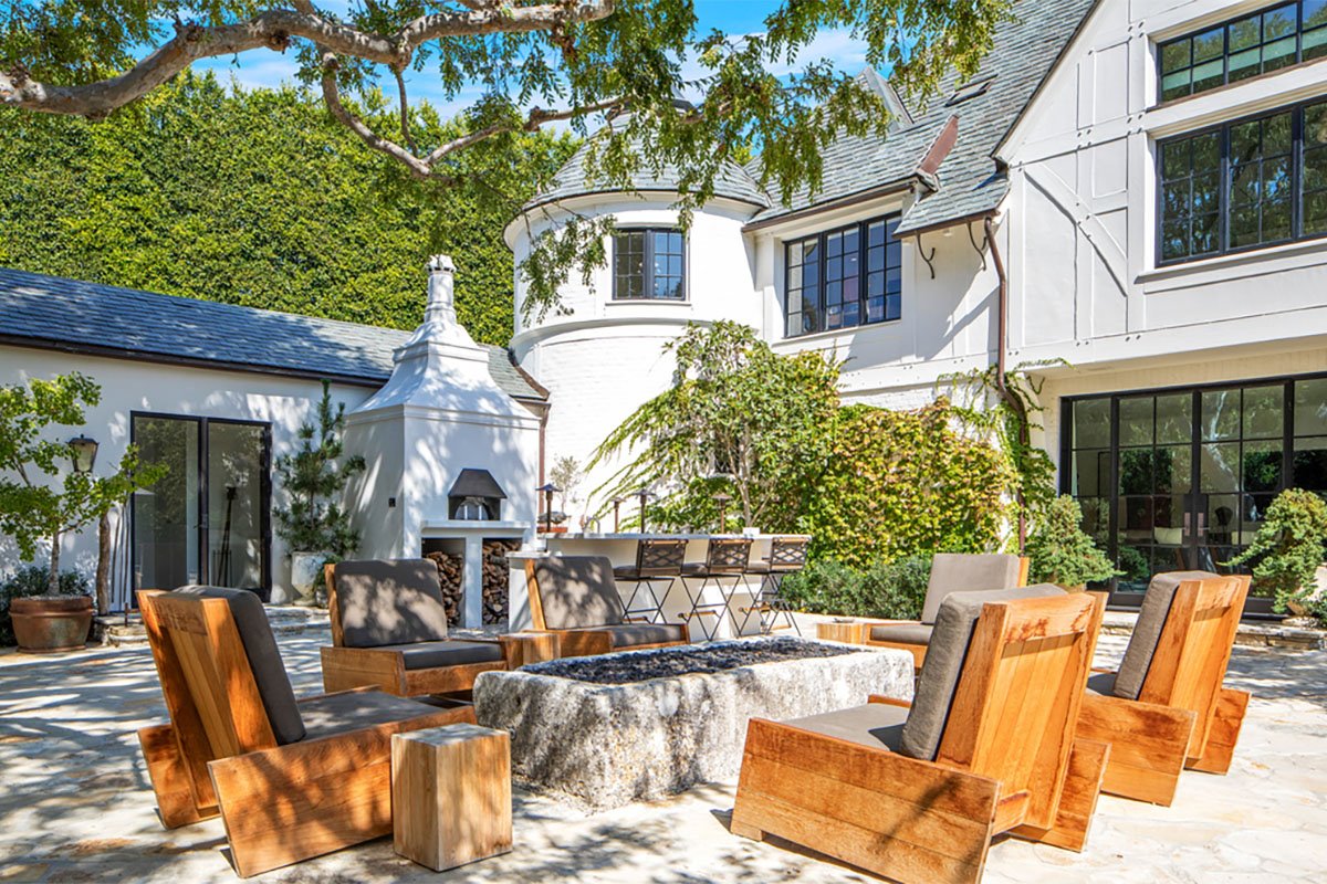 Casa Ellen De Generes y Portia De Rossi en santa Barbara comedor exterior