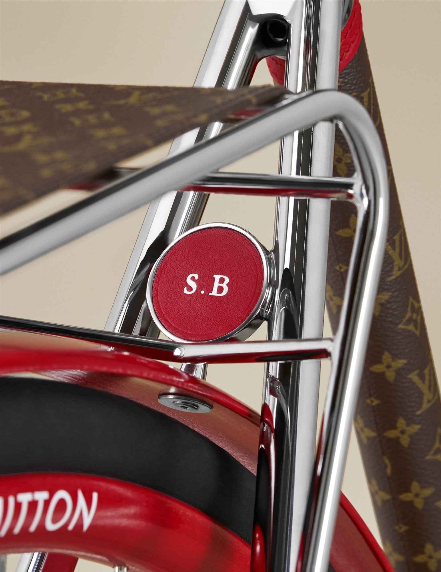 LV Bike Monogram detalle personalización Hot Stamping