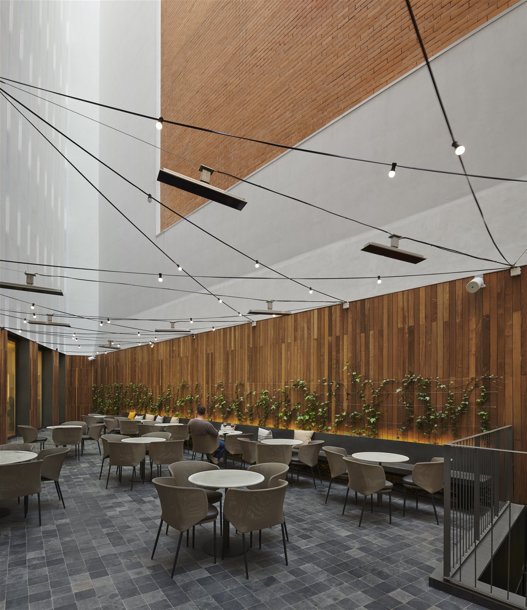Hotel en Barcelona diseñado por Isabel Lopez Vilalta comedor