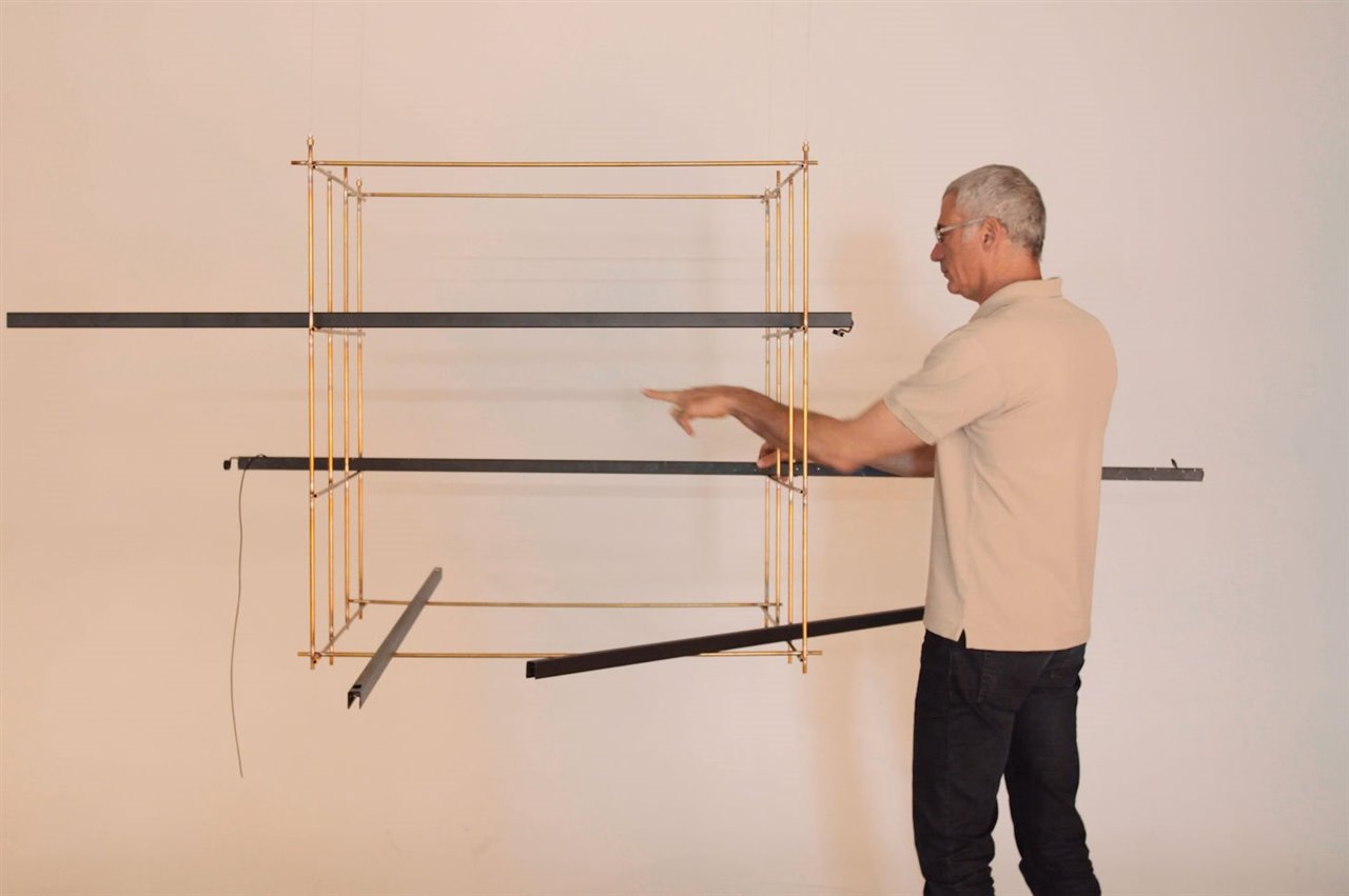 El diseñado israelí Arik Levy es el autor de la colección Sticks de Vibia. 