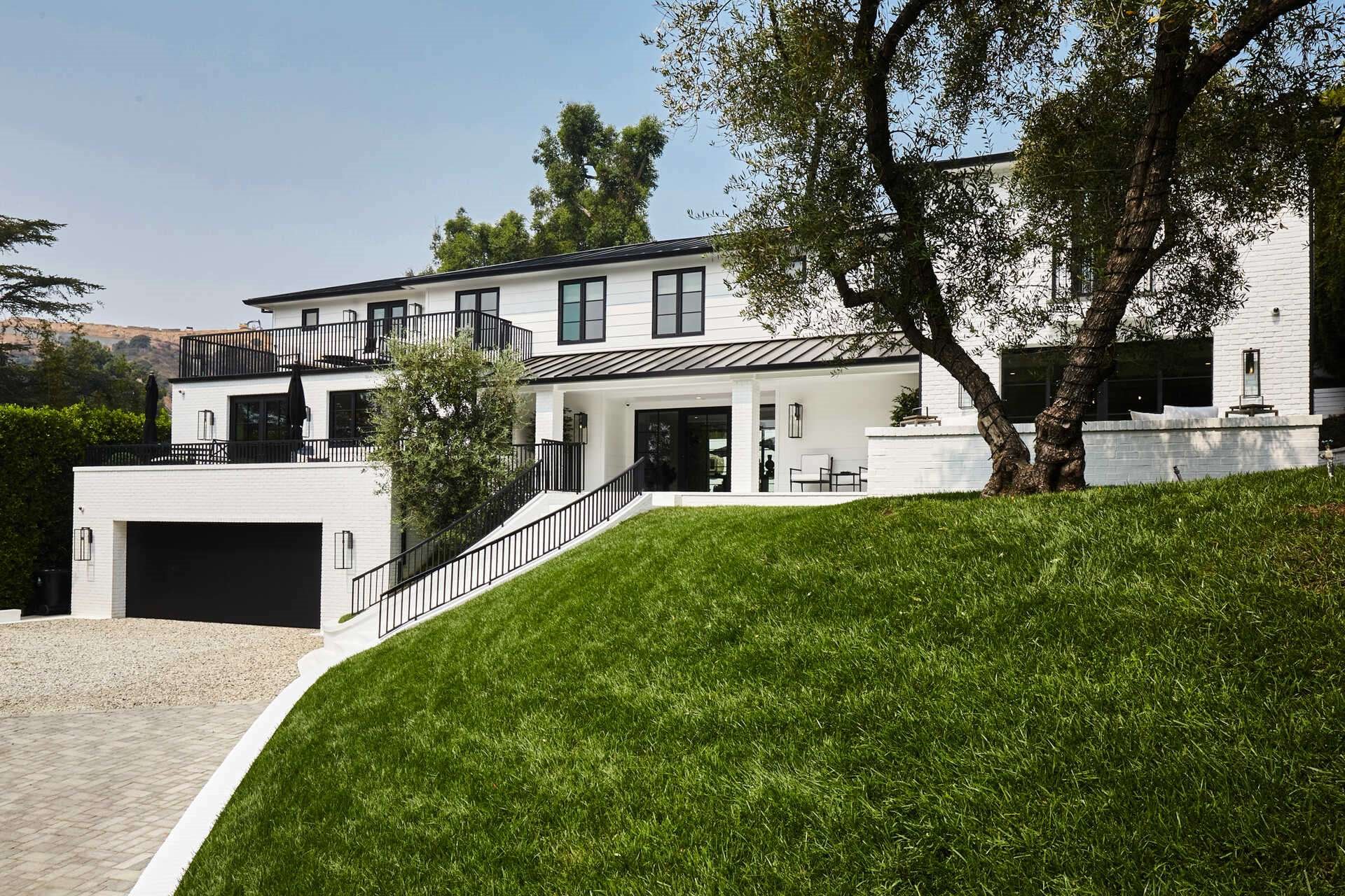 Casa Rihanna Beverly Hills acceso
